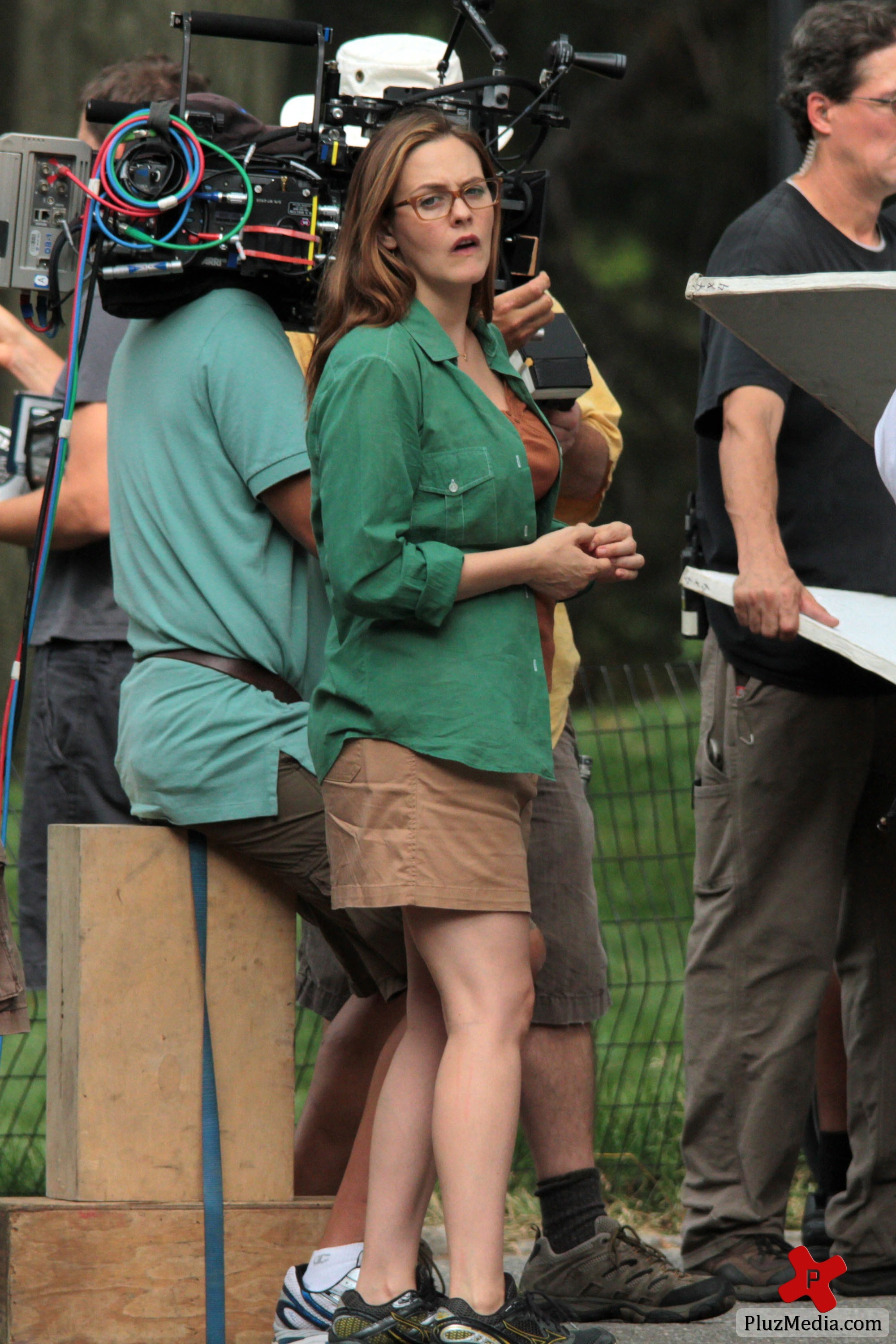 Alicia Silverstone on the film set of 'Gods Behaving Badly' | Picture 87602